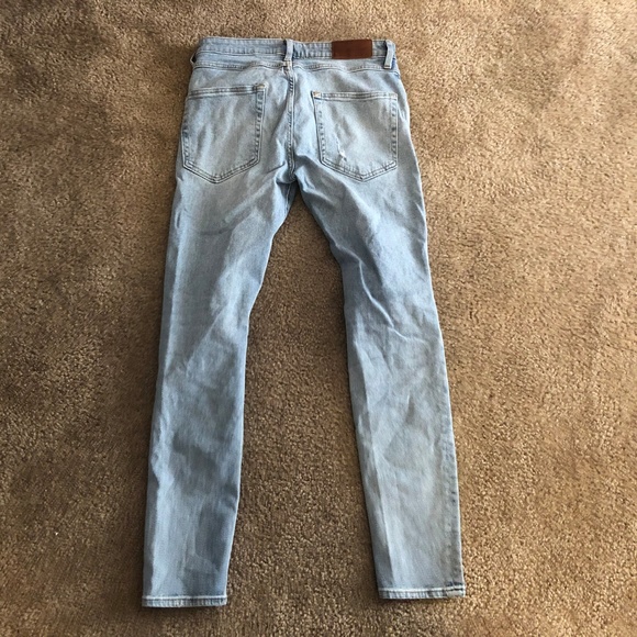 Light Washed Ripped Jeans - Picture 3 of 4